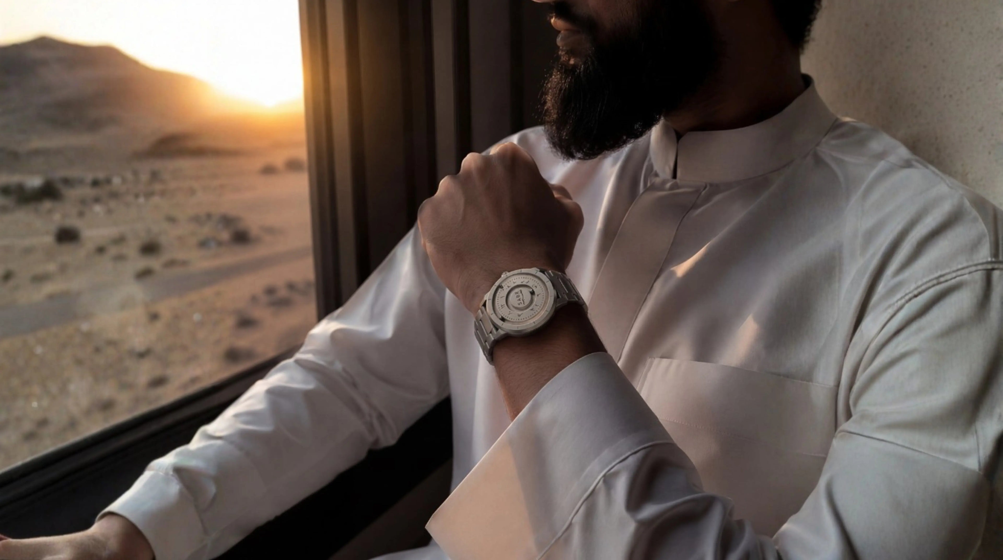 Montre à sphère magnétique : une révolution dans l’art de lire le temps Waqti Store