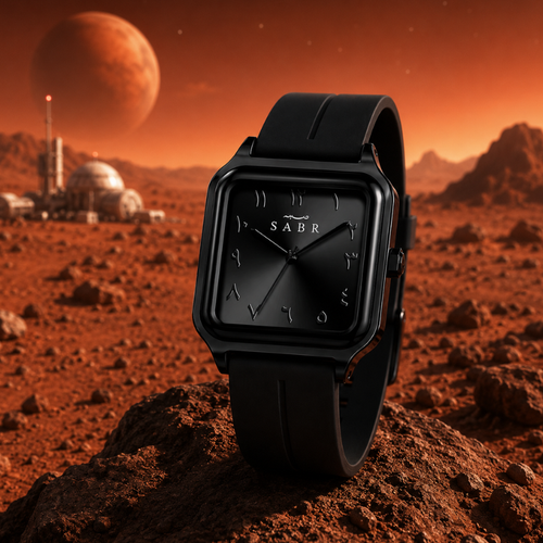 Montre « SABR » avec Chiffres Arabe Cadran Argent et Bracelet en Silicone Noir Waqti Store