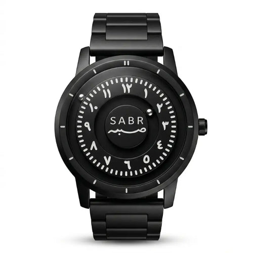 Montre « SABR » avec Chiffres Arabe et Bracelet en Acier - Édition Full Black Waqti Store